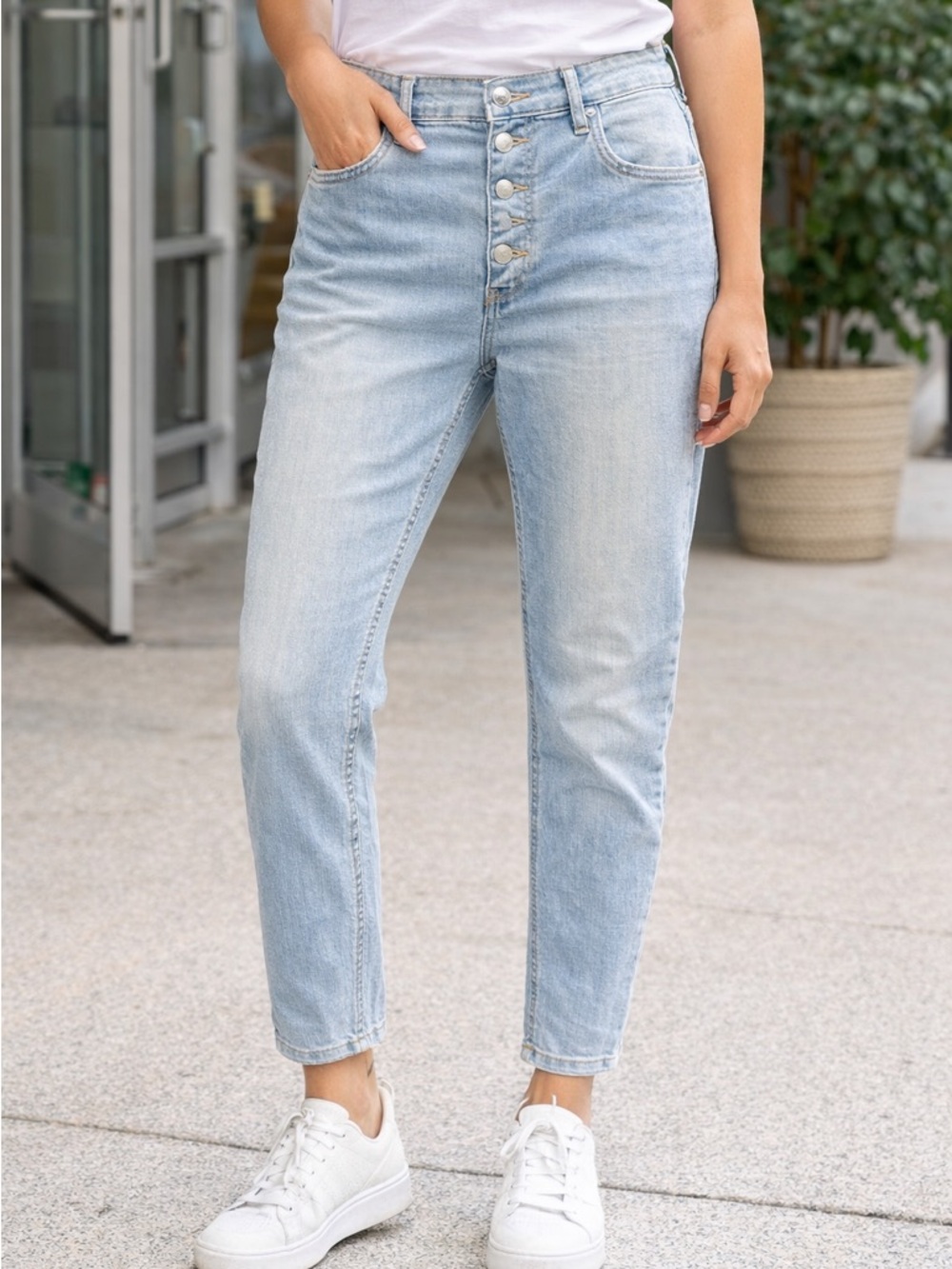 52. My Style Light Wash Button-Fly Women’s Jeans